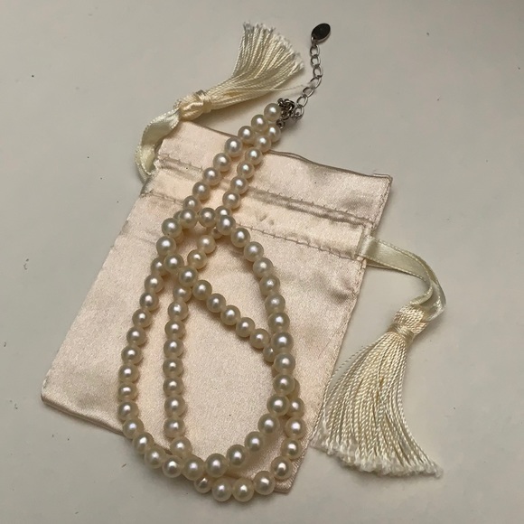 Stauer Vintage Creamy Pearl 18” Necklace - Picture 4 of 6